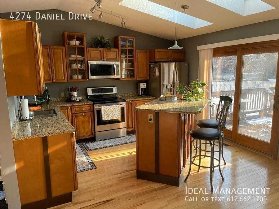 4274 Daniel Dr - Photo 2 of 18