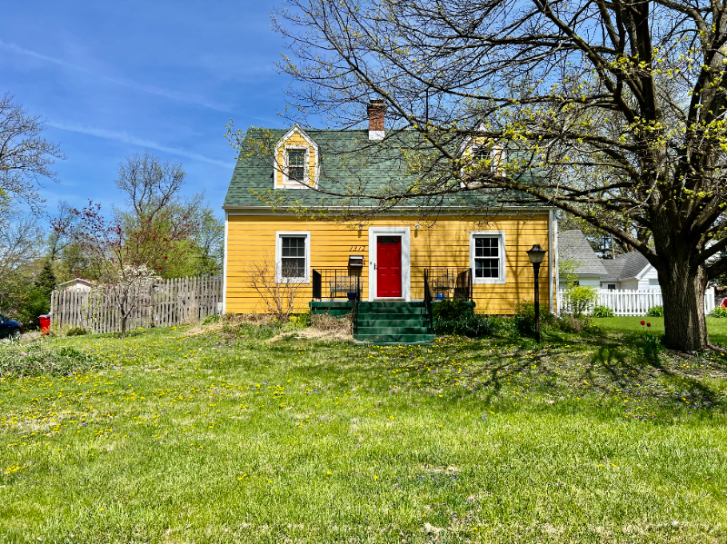 1312 W Green St - Photo 2 of 24