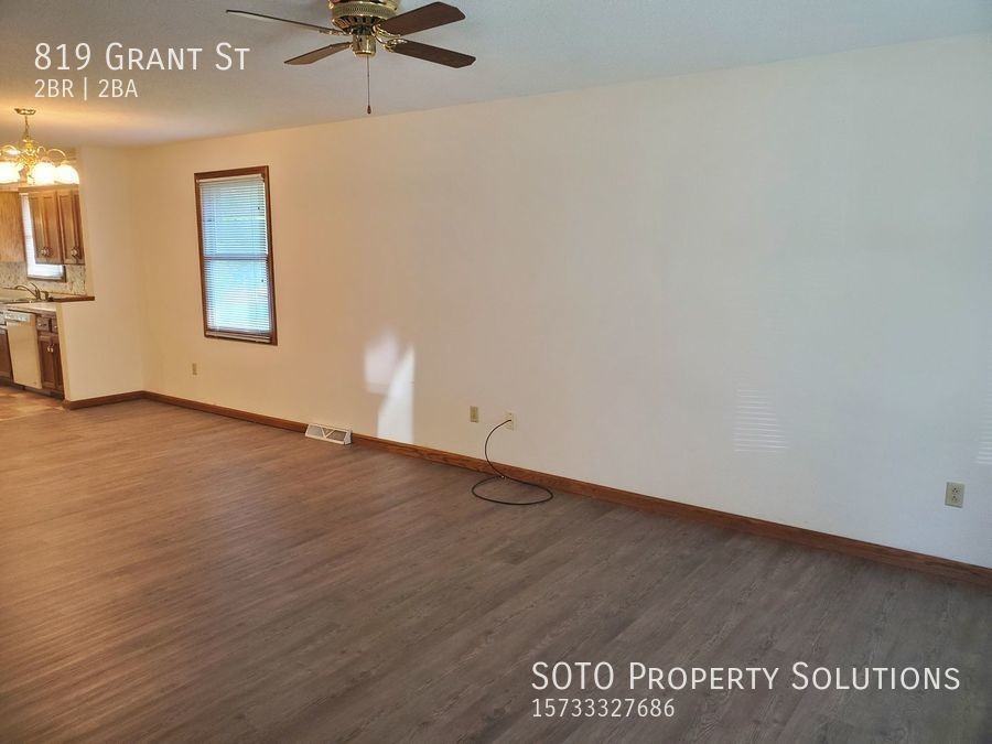 819 Grant St - Photo 3 of 13