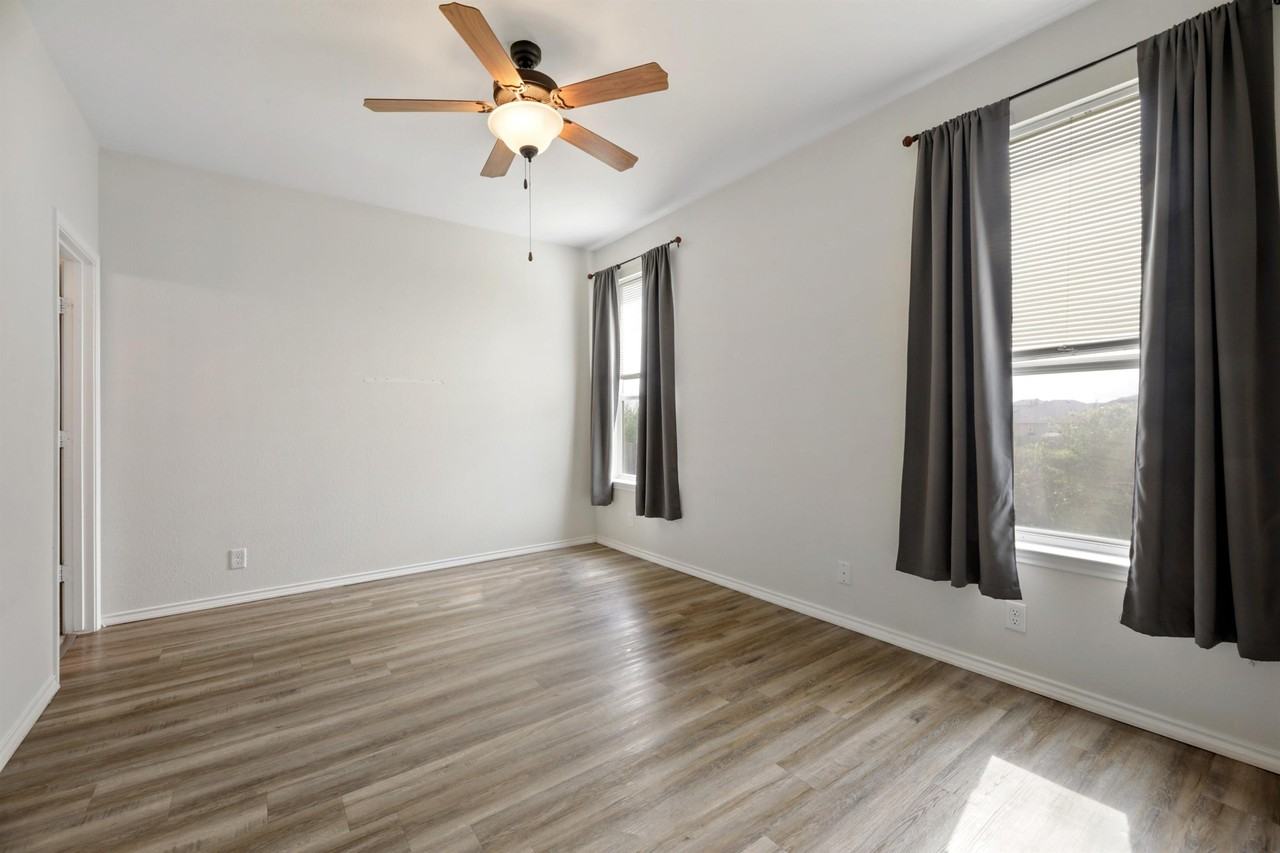 187 Rummel Dr #1 - Photo 5 of 11