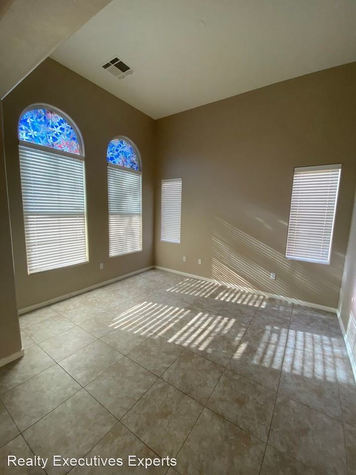 7826 Harp Tree St - Photo 2 of 30