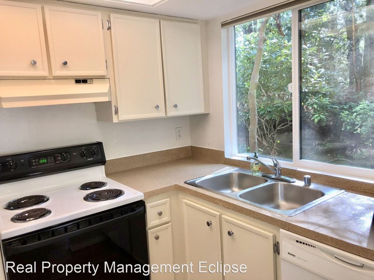 10930 Ne 37th Pl #1 - Photo 3 of 17