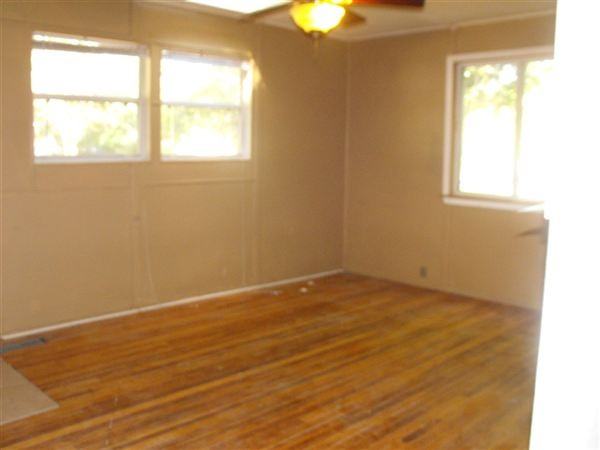 4419 N Tracy Ave - Photo 2 of 11