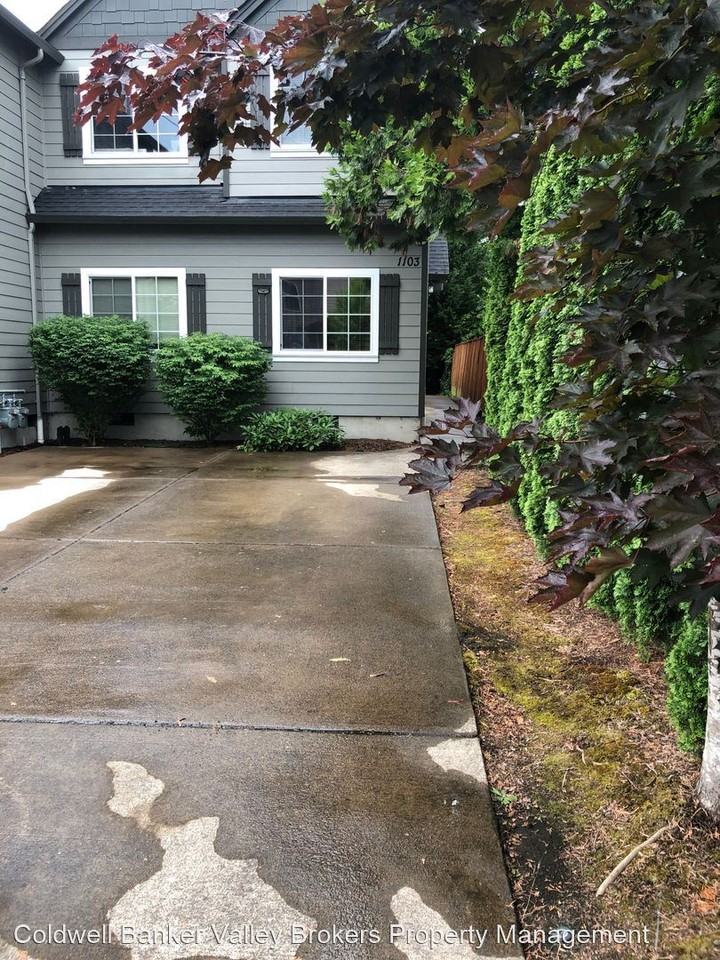 1103 Nw 27th St - Photo 2 of 23