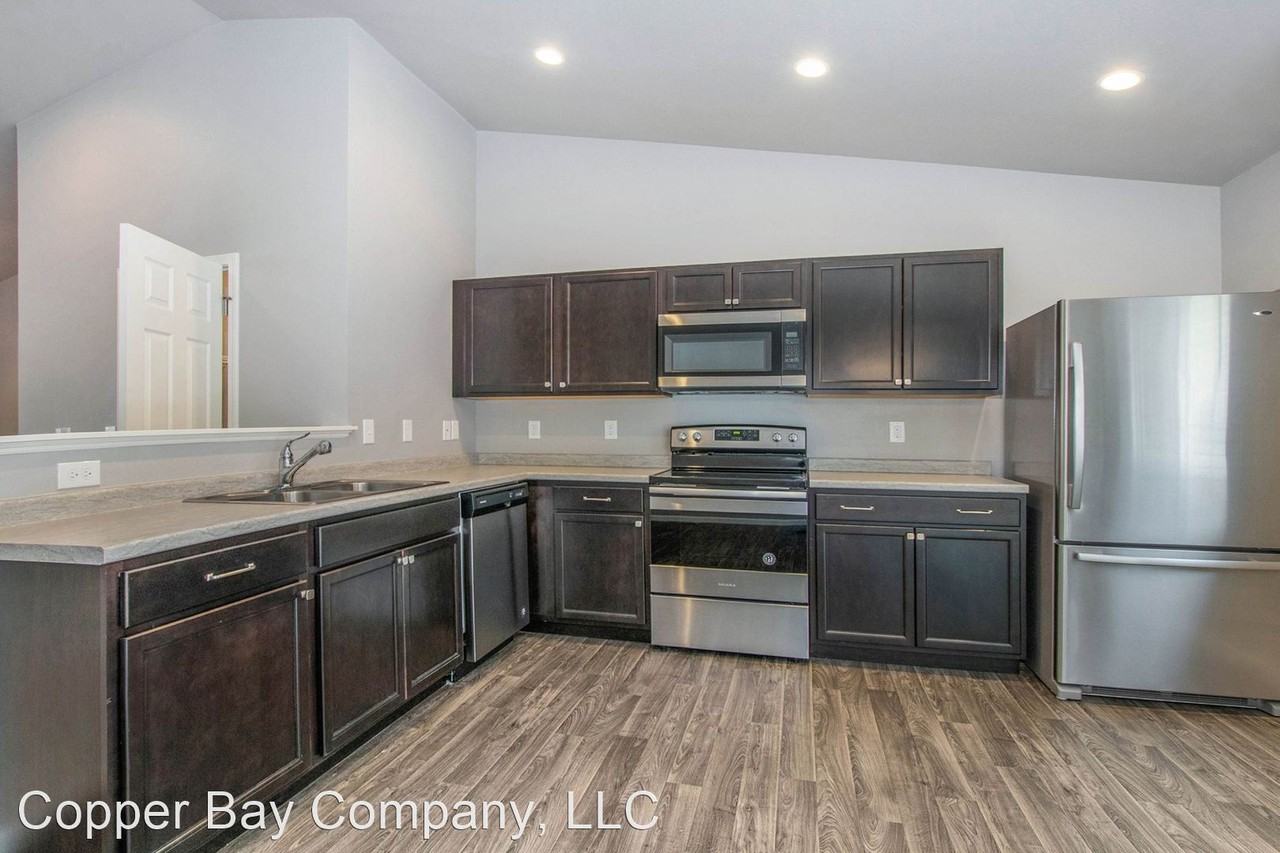 3200 44th St Se - Photo 2 of 10