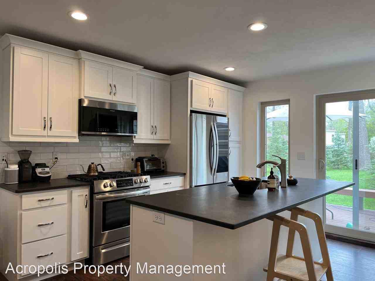 110 Xavier Cir - Photo 3 of 18