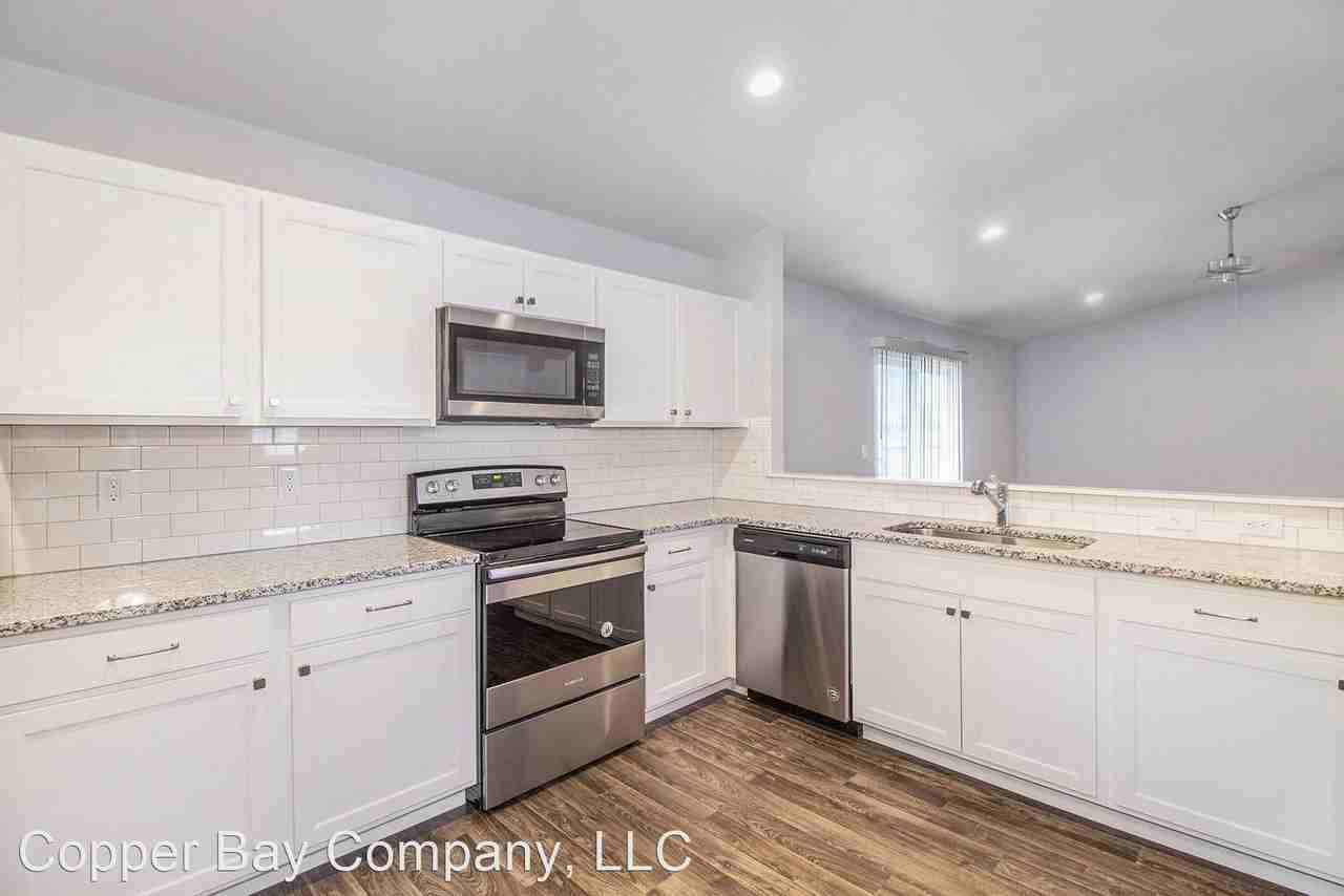 2675 Hawk Ridge Ct Se - Photo 3 of 23