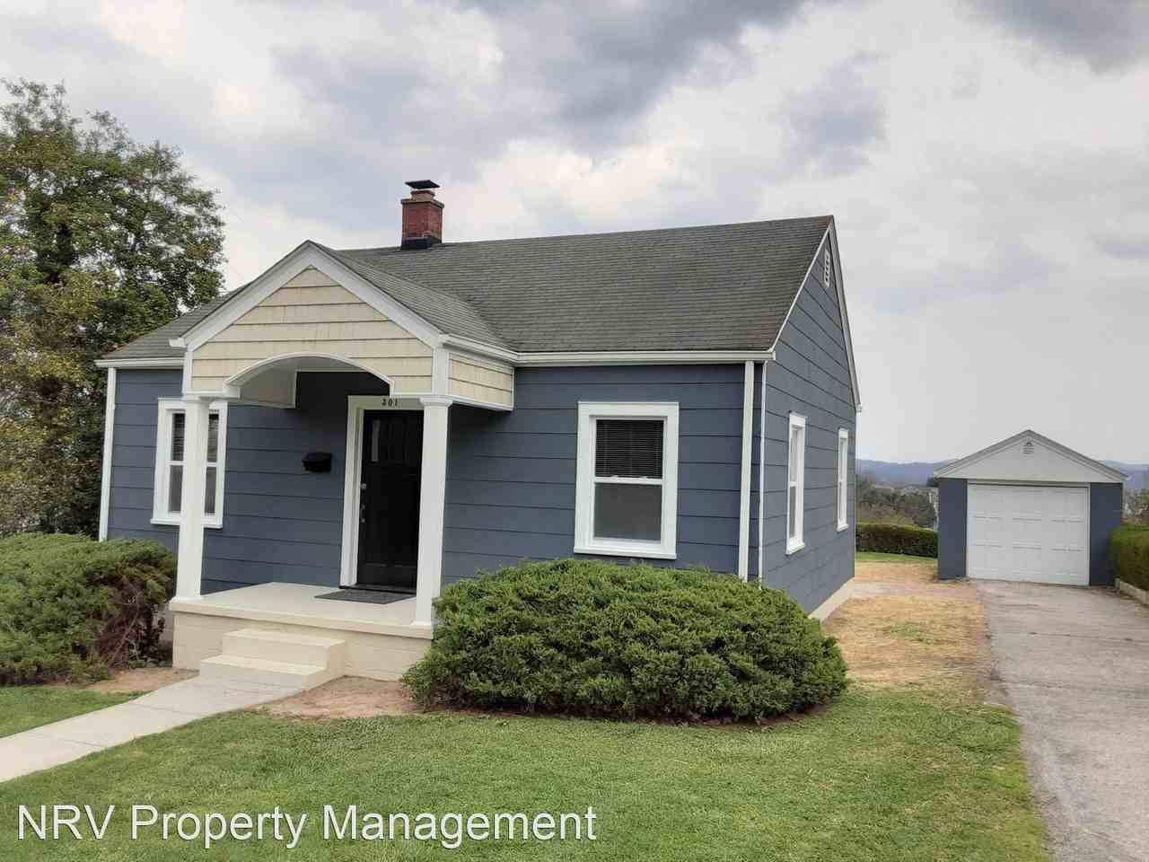 301 6th Ave - Photo 2 of 17