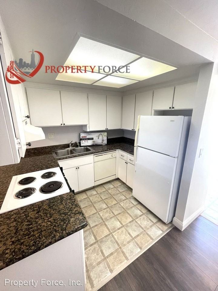 Villa Terrace Townhouse Apartments - Photo 2 of 3