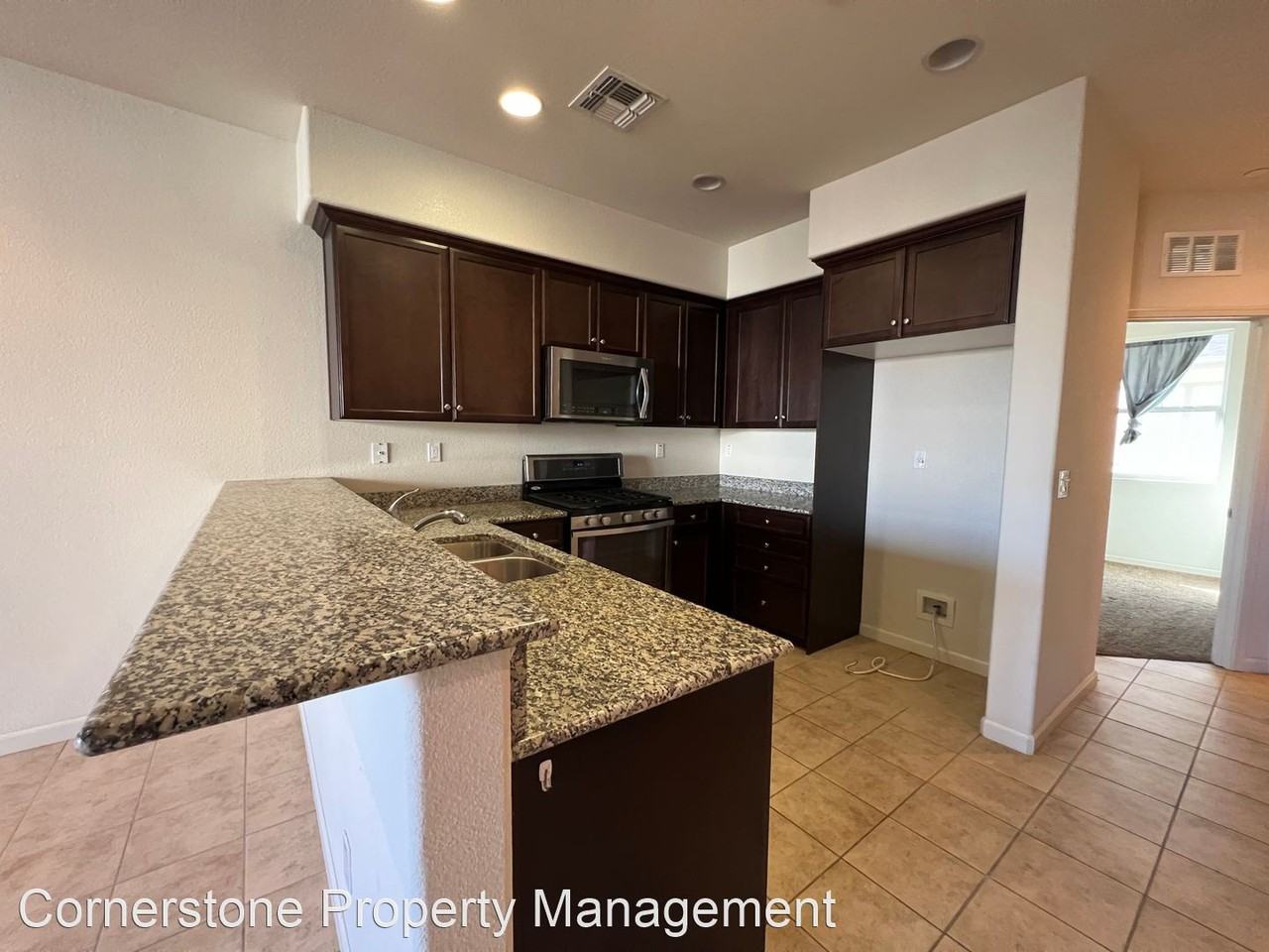 2037 Kiwi Walkway - Photo 2 of 15