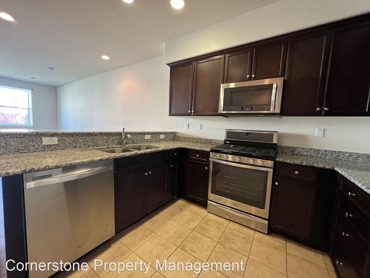 2037 Kiwi Walkway - Photo 3 of 15