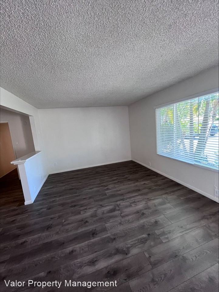 381 Millar Ave - Photo 2 of 14