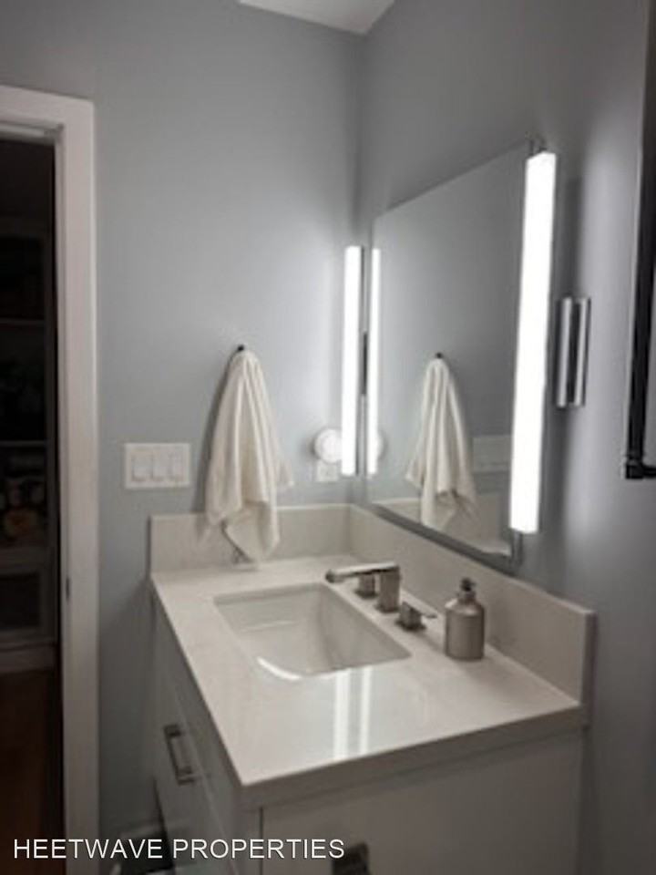 466 D Avenue - Photo 3 of 8