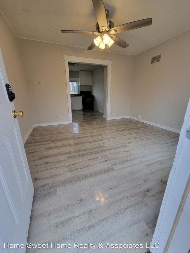 1952 N Old Orchard Ave - Photo 2 of 12