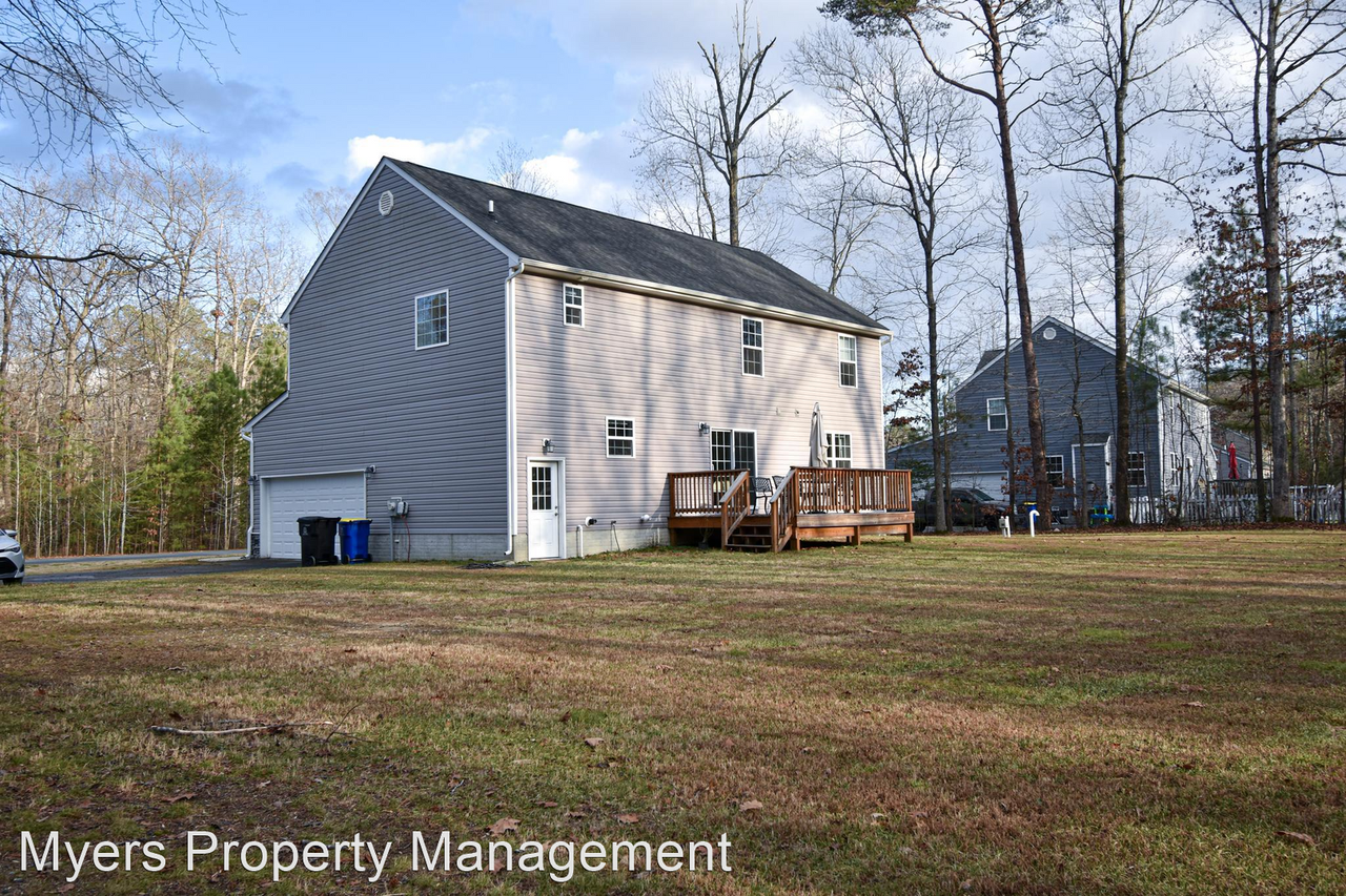 482 Hunters Run Blvd - Photo 2 of 37