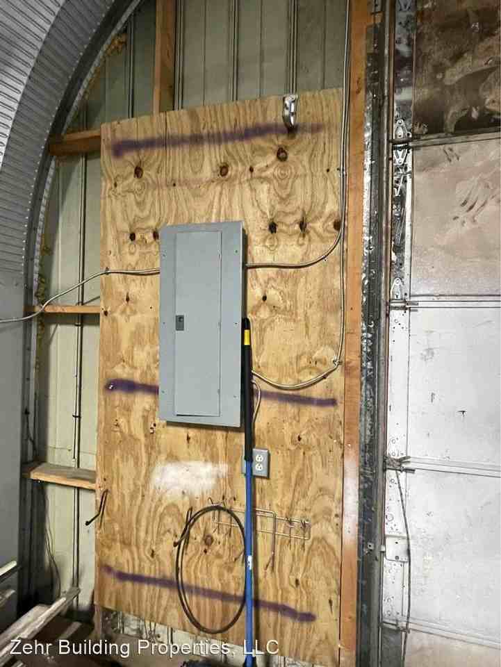 590 Randolph St - Photo 3 of 6