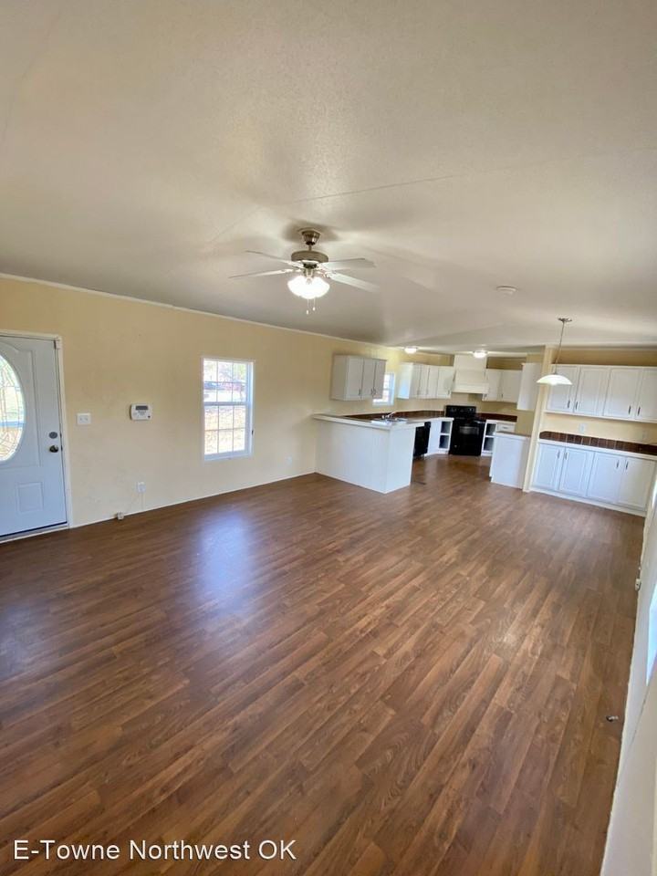 410 15th St - Photo 2 of 13