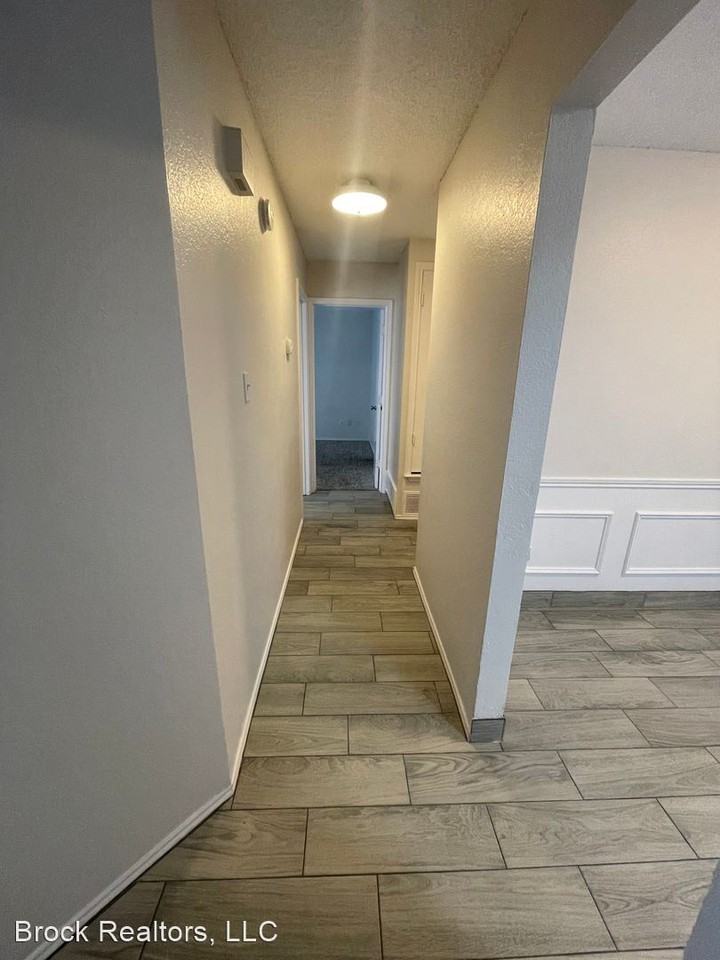 524 Mockingbird Dr - Photo 3 of 13