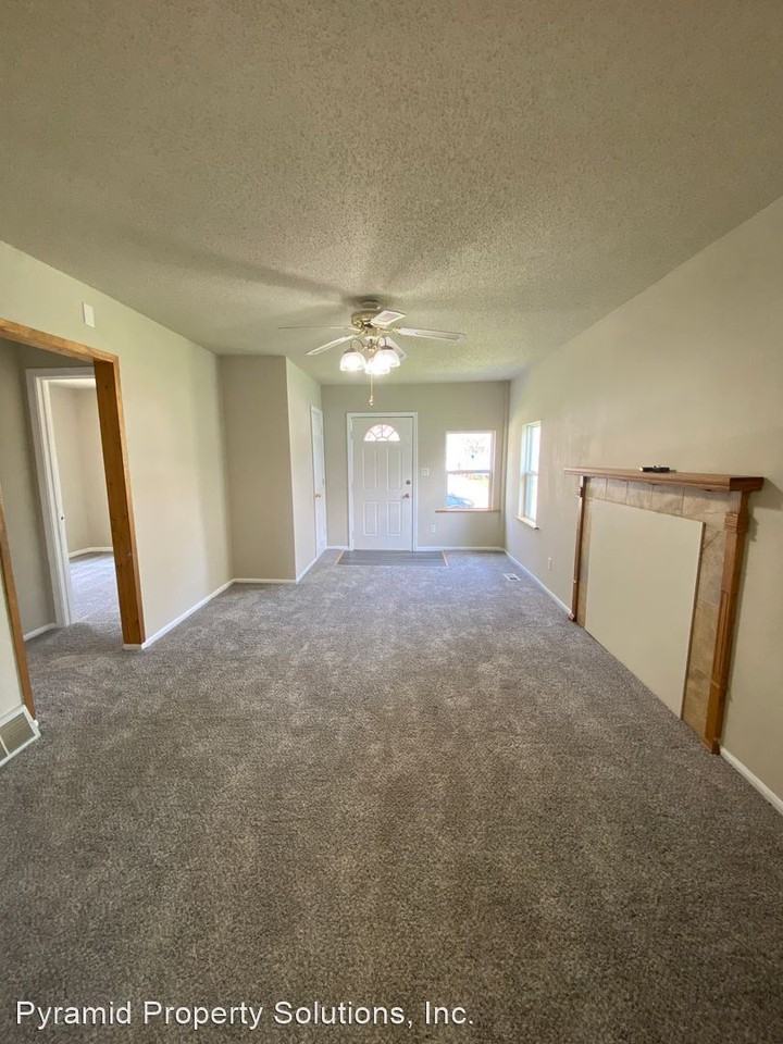 2947 Mahaska Ave - Photo 3 of 21