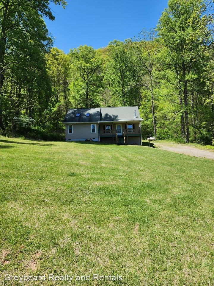 110 Elevacres Rd - Photo 3 of 27