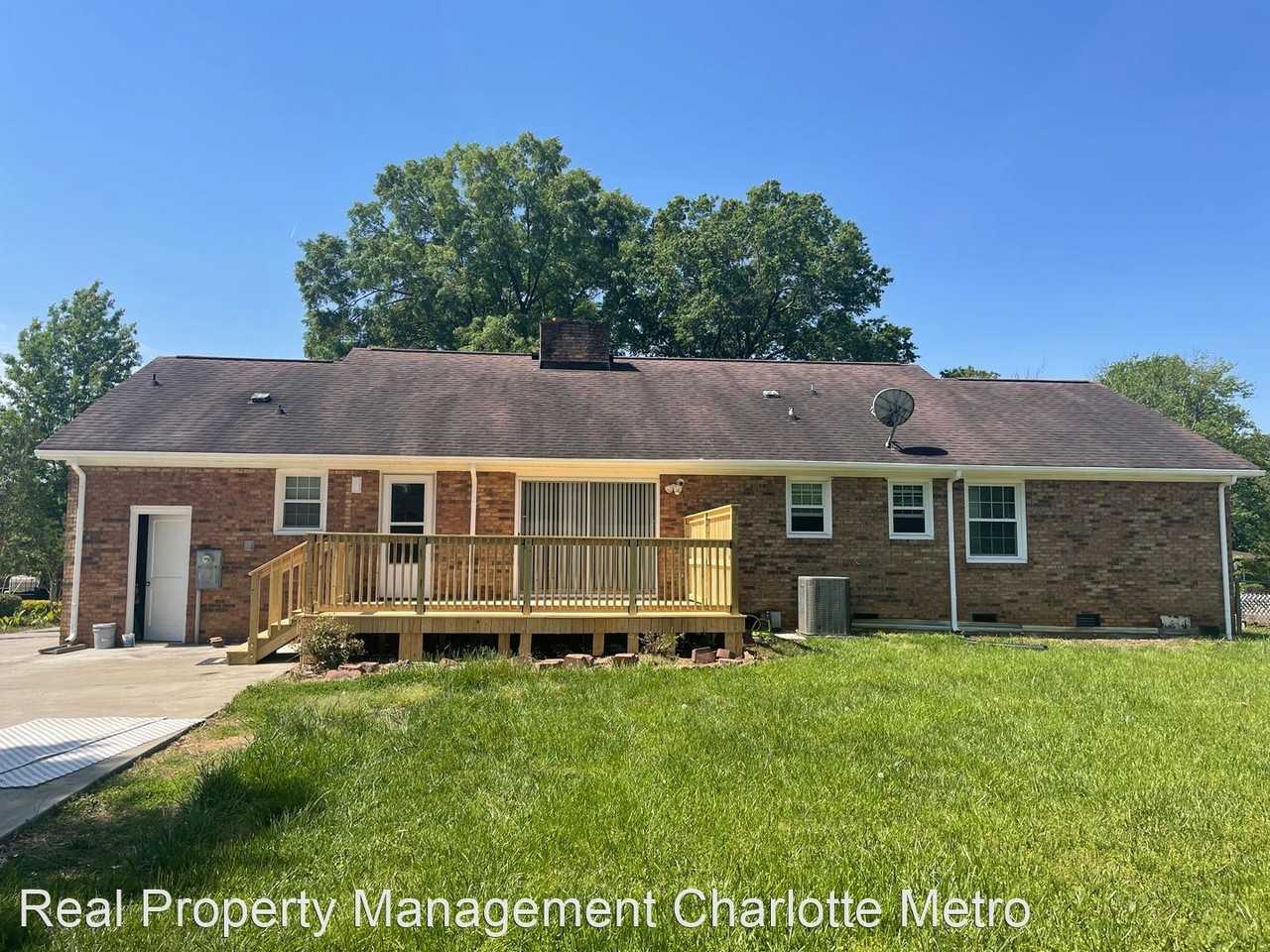 7327 Meadowdale Ln - Photo 2 of 11