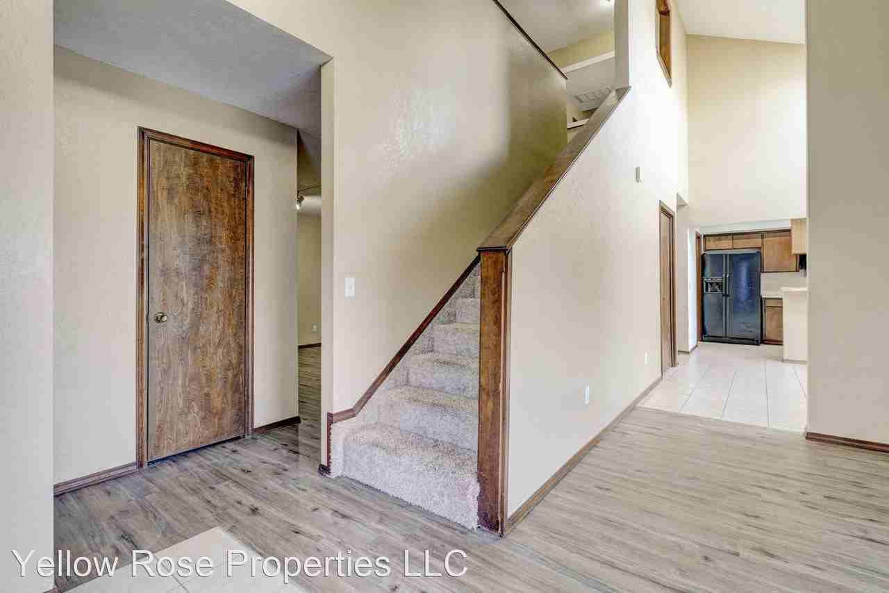 5901 Fox Run Way - Photo 2 of 14