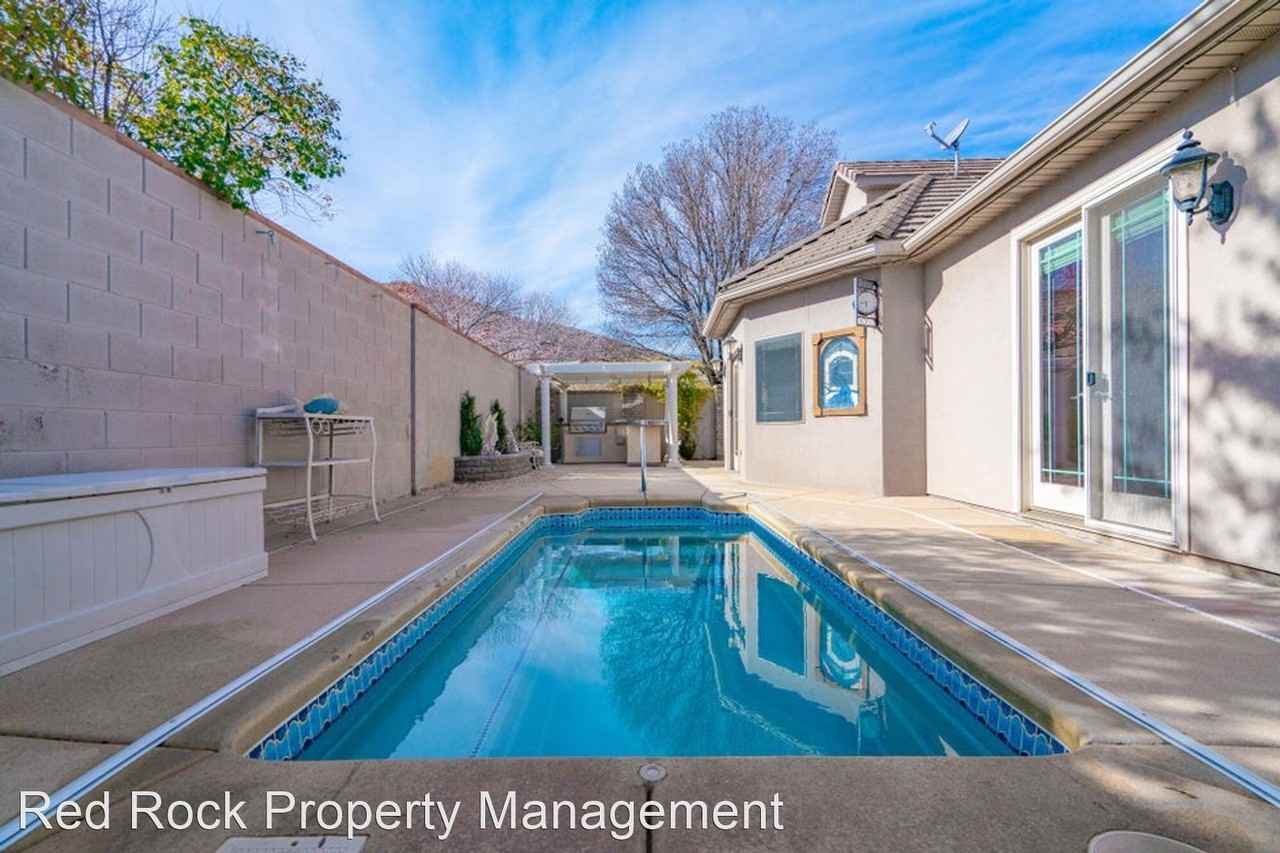1192 N Daybreak Dr - Photo 2 of 50