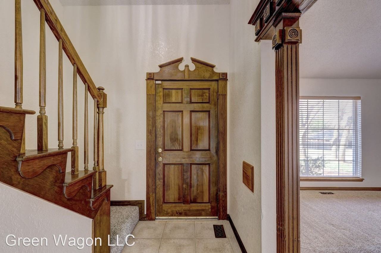 2821 Shady Tree Ln - Photo 3 of 16