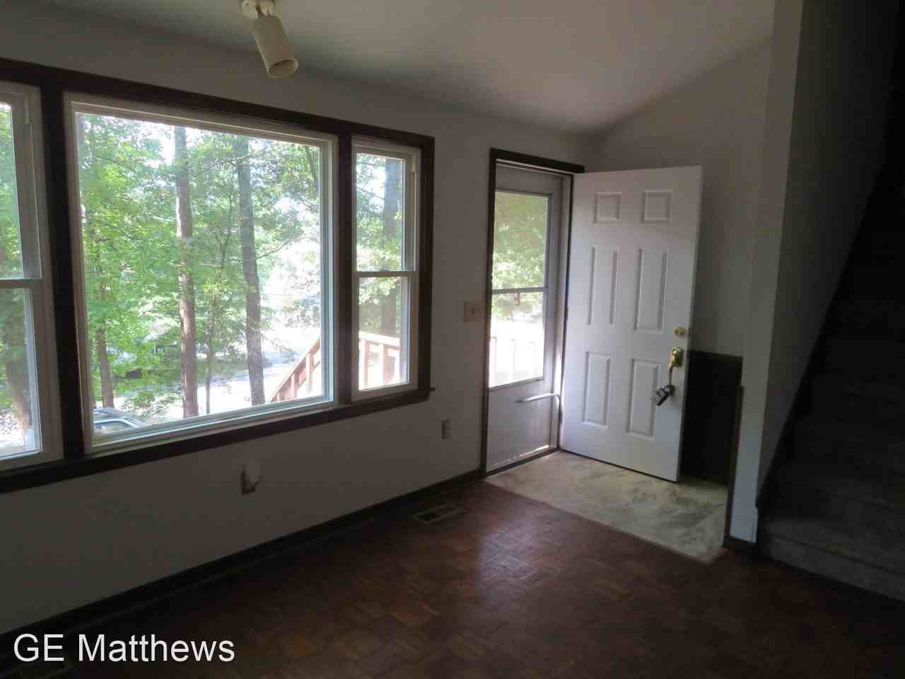 192 Archer Ave - Photo 3 of 23