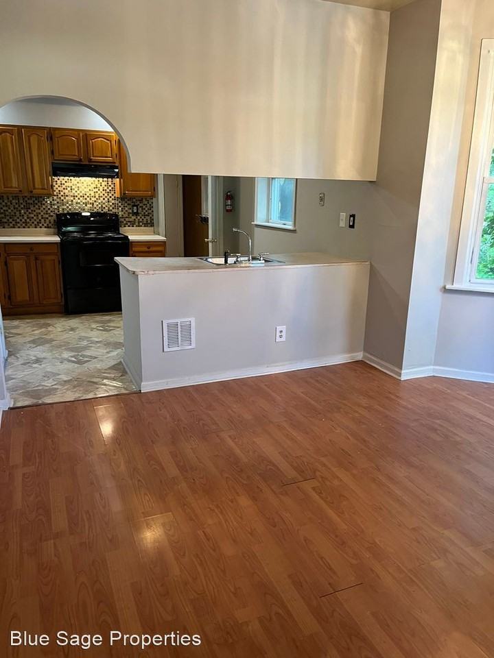 714 Pine St - Photo 3 of 26