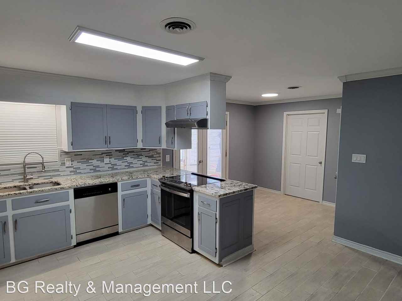 7326 Delcomme St - Photo 3 of 14