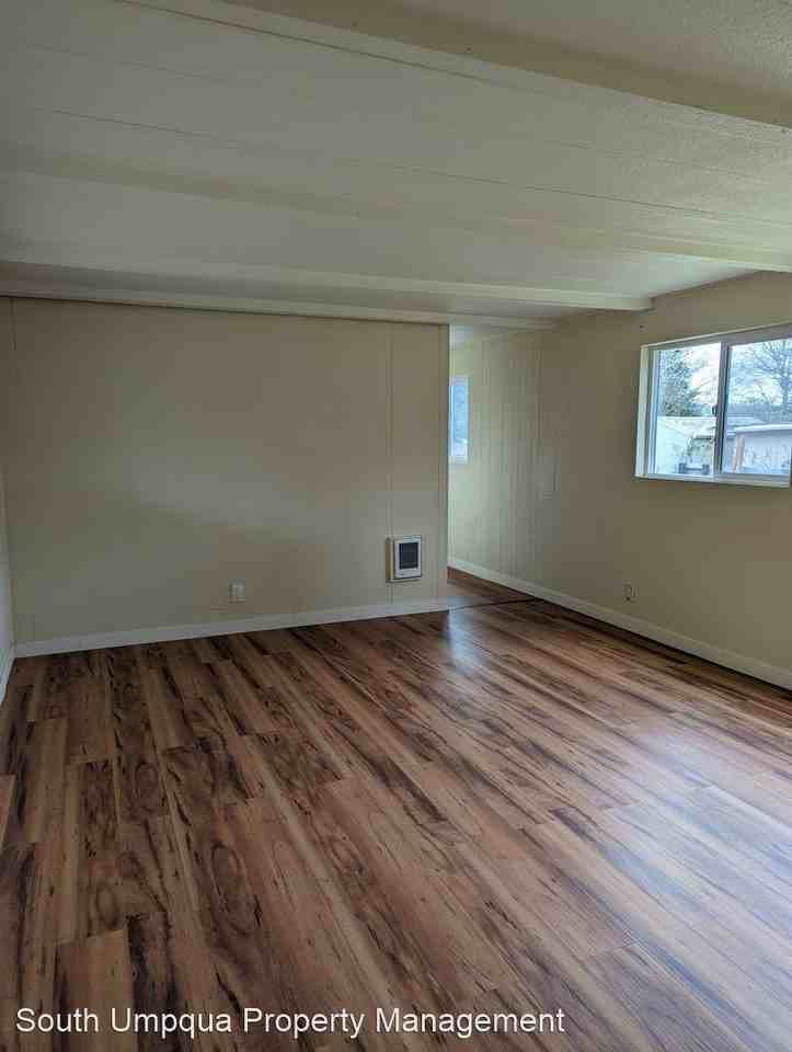 226 Adams St - Photo 3 of 13