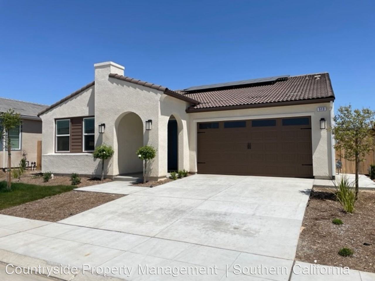 513 Traverse Dr - Photo 3 of 44