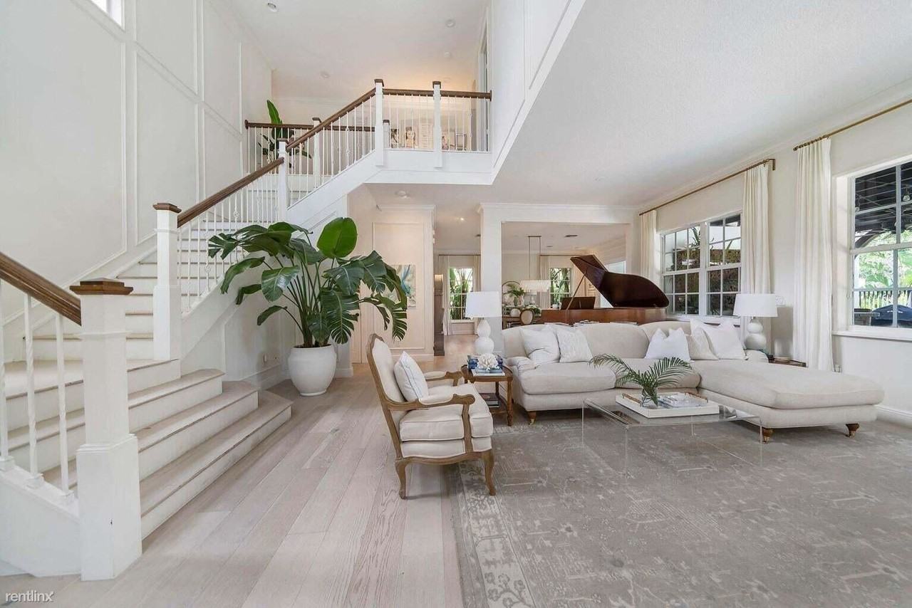 1728 Nature Ct - Photo 3 of 25