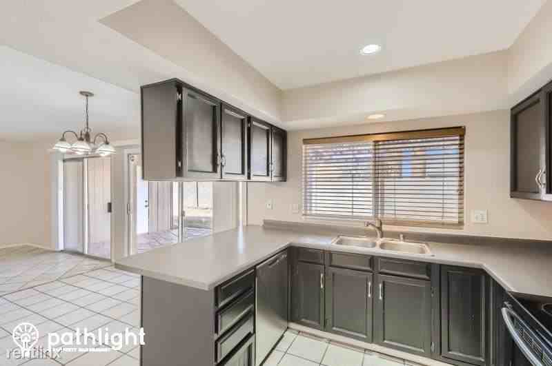 850 W Lobo Ave - Photo 3 of 19