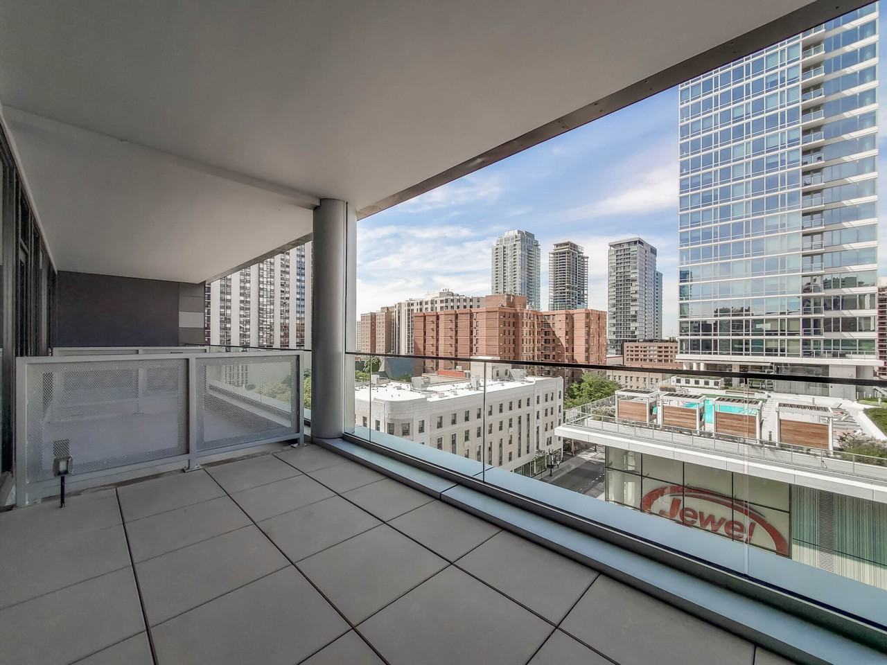 1201 N Clark St - Photo 7 of 17