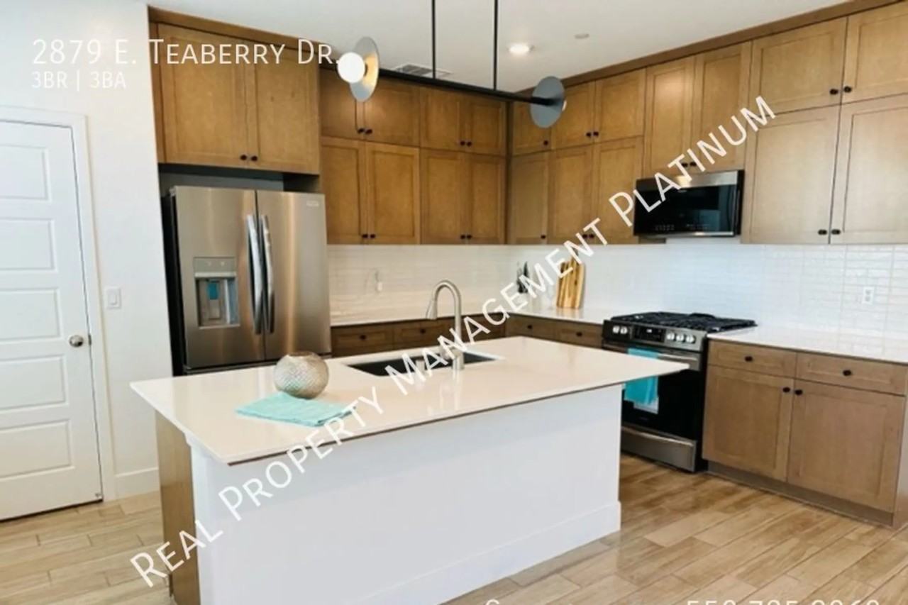 2879 E Teaberry Dr - Photo 2 of 22