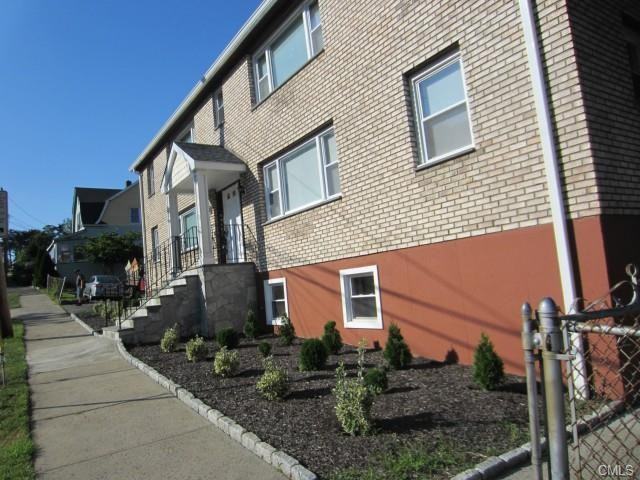 28 Sampson St #2 - Photo 3 of 24