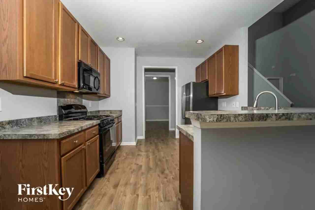 270 Killarney Trl - Photo 3 of 11