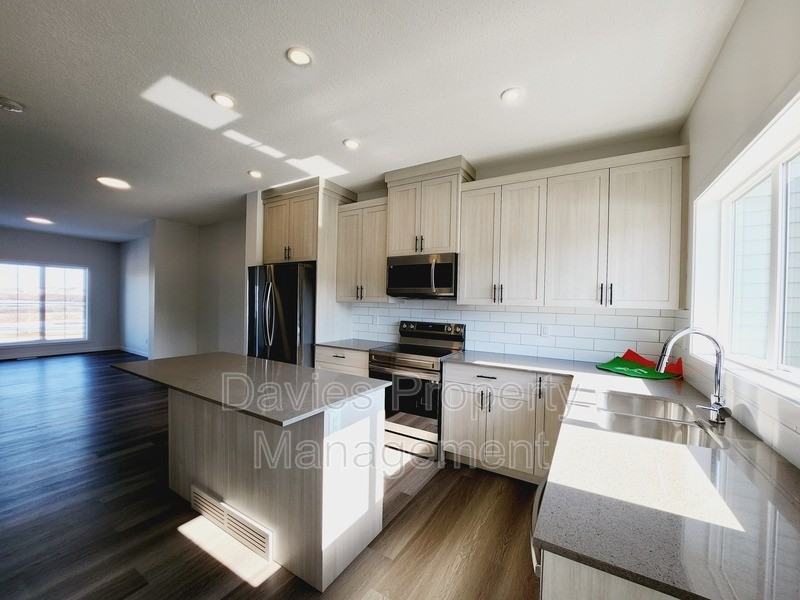 5243 Edgemont Blvd Nw #MAIN - Photo 3 of 17
