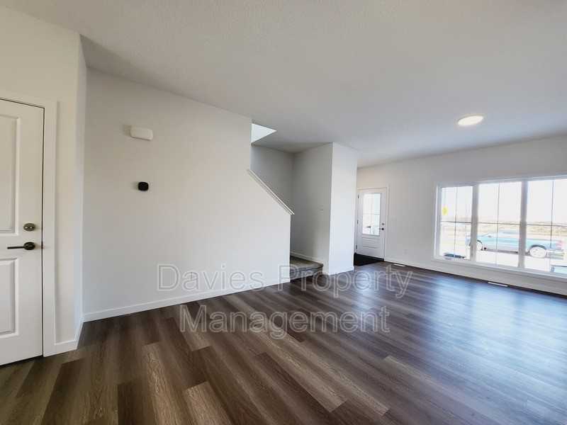 5243 Edgemont Blvd Nw #MAIN - Photo 6 of 17