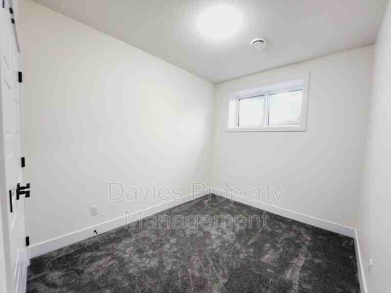 22425 83a Ave Nw #BS - Photo 5 of 8