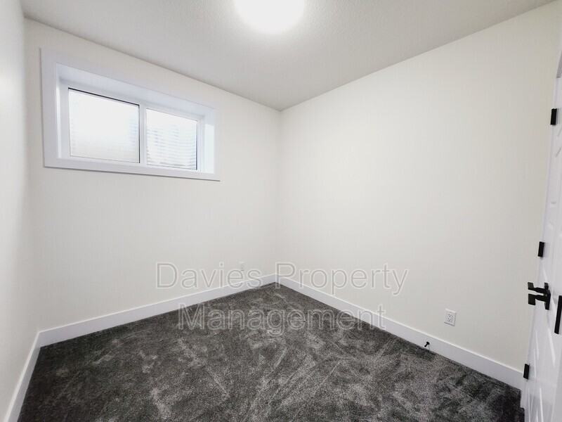 22425 83a Ave Nw #BS - Photo 6 of 8