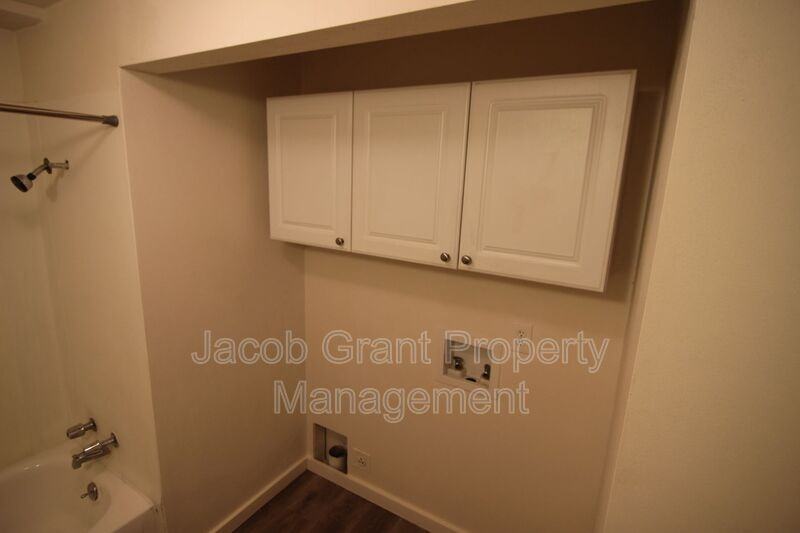 121 S 2nd W #2 - Photo 5 of 9