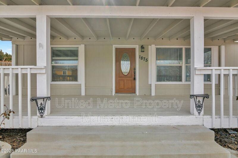 1875 Beverly Ln - Photo 2 of 16