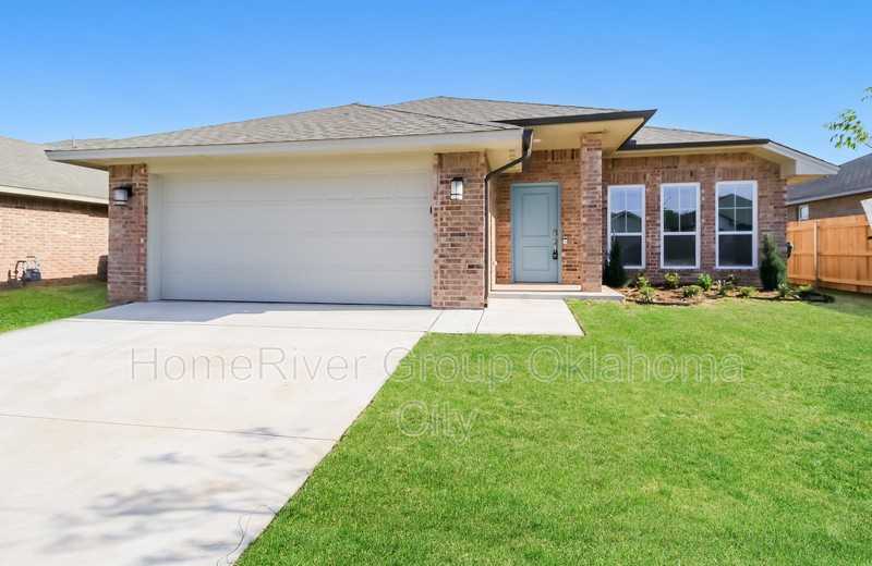 8508 Nw 77th St - Photo 2 of 20