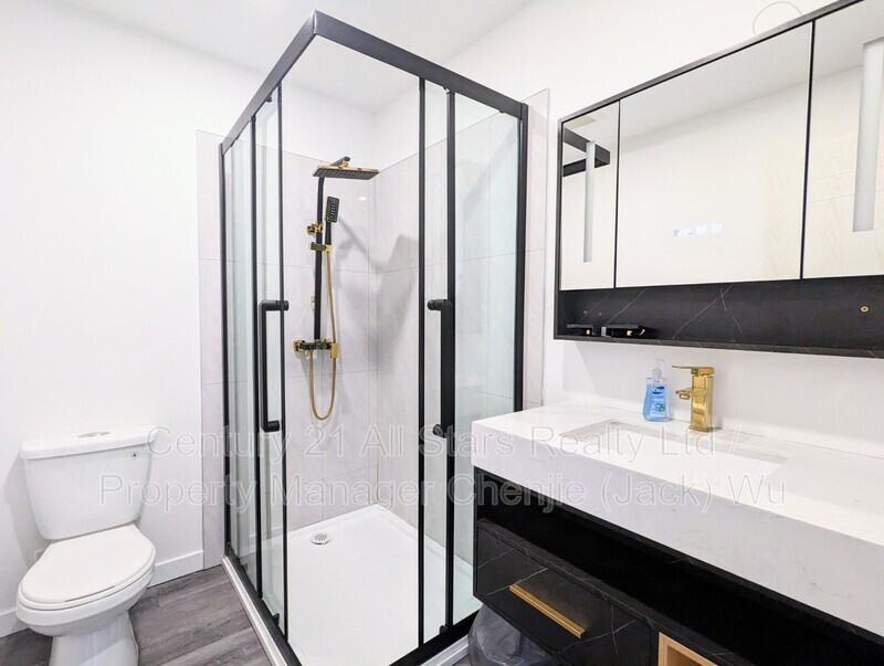 8018 160 St Nw #3 - Photo 3 of 12