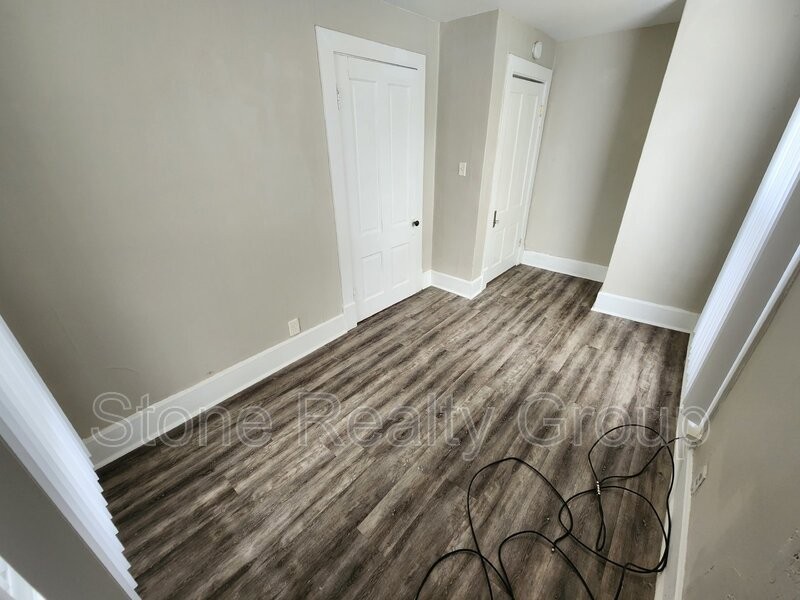 620 College Ave - Photo 4 of 7
