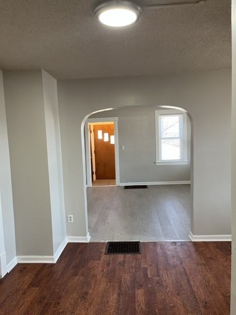 681 W Larch Ave - Photo 3 of 16