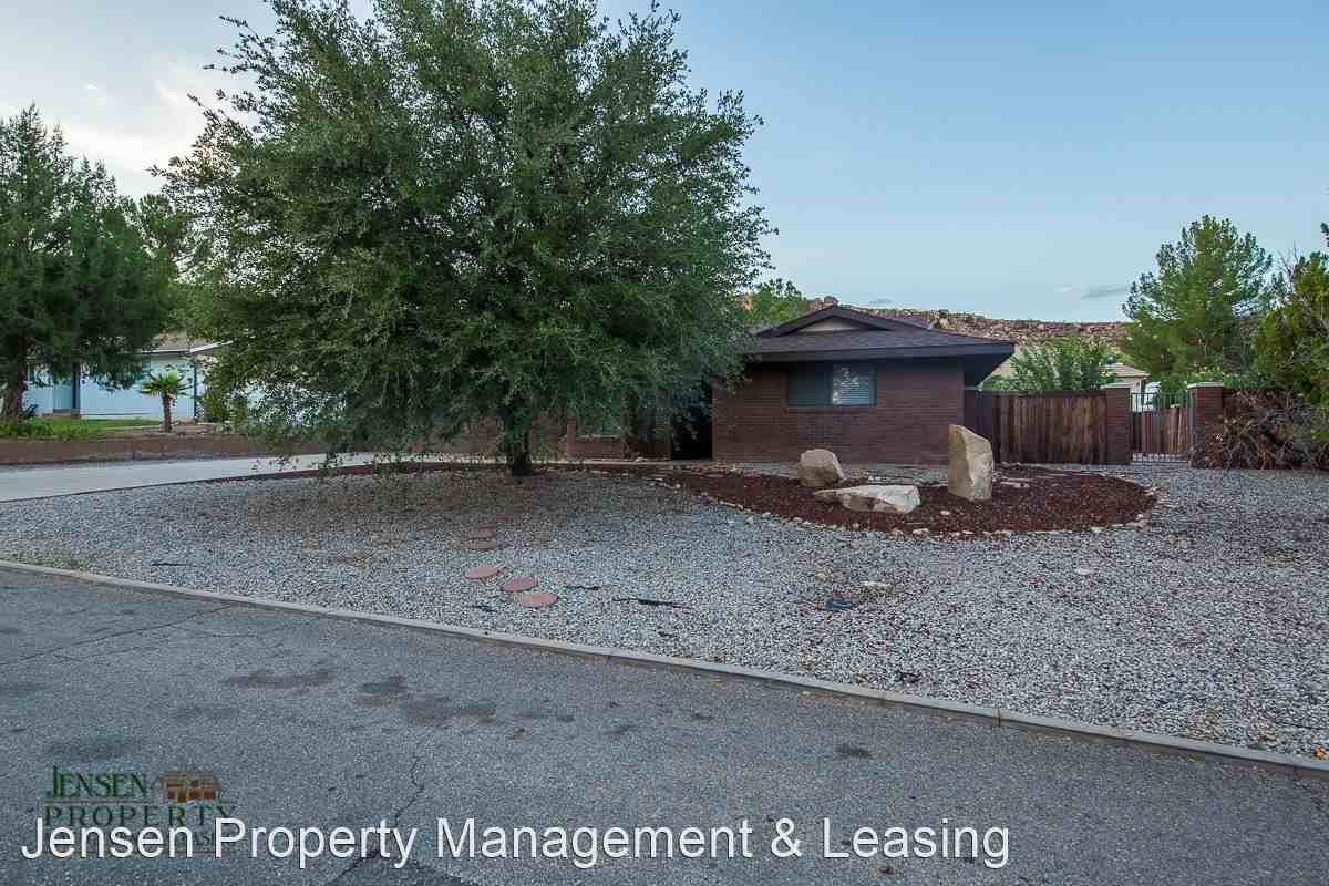 1126 Junipero Serra Dr - Photo 3 of 21